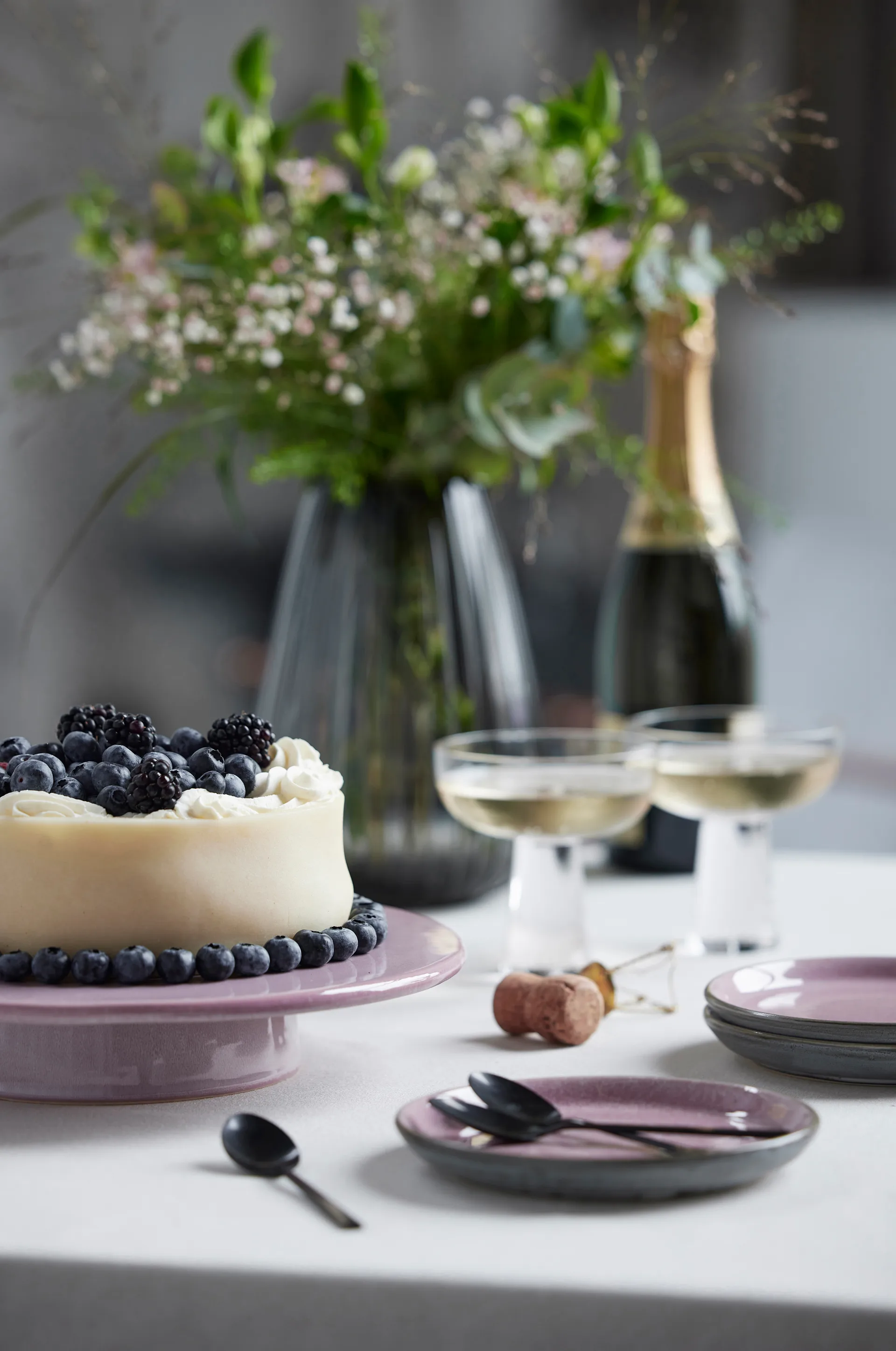 Prato para bolo com pé Ø30 cm, Azul escuro Bitz