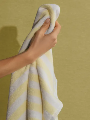 Arto toalha - Branco-amarelo transparente, 70x140 cm - blomus
