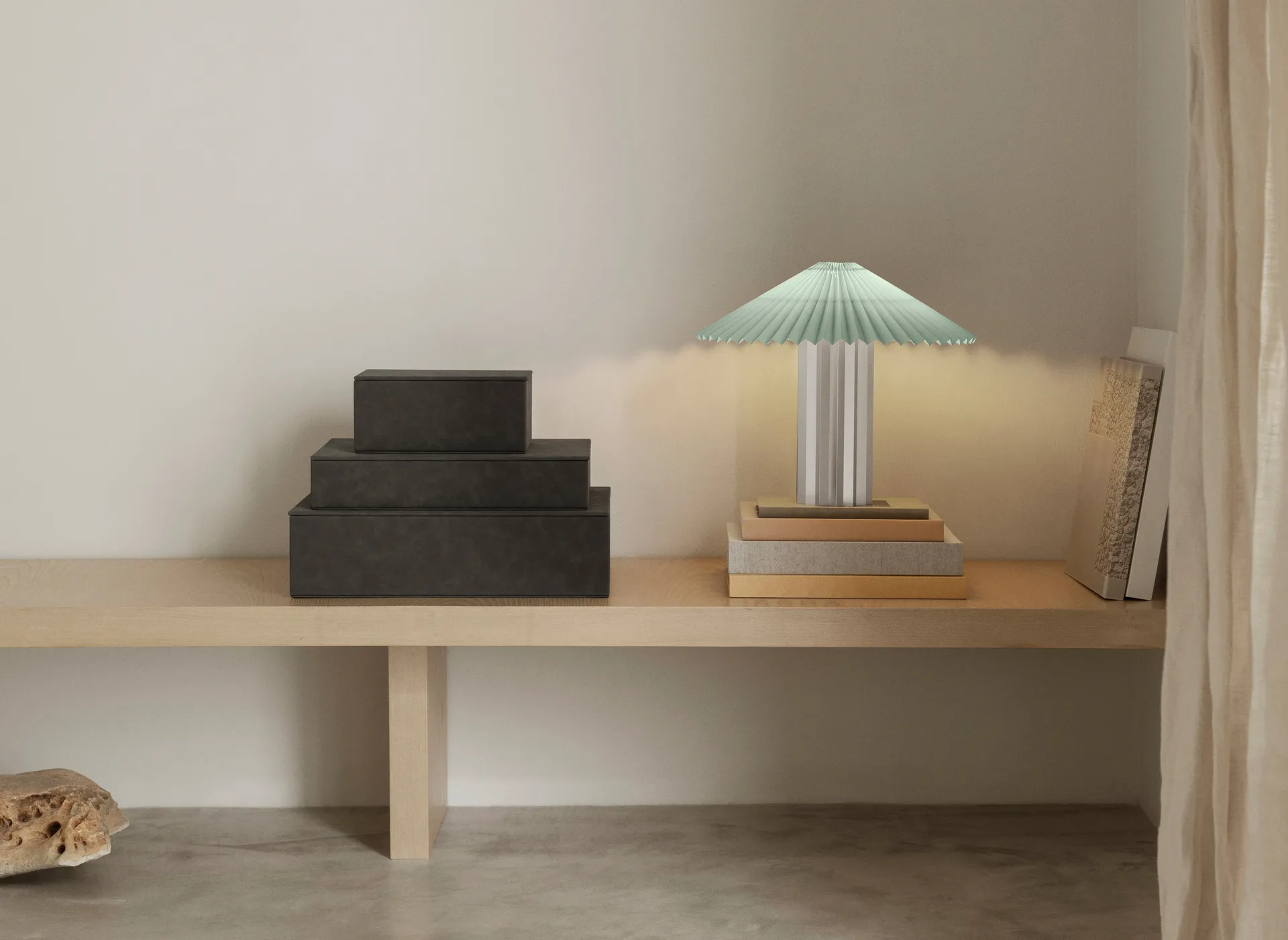 Candeeiro de mesa Taite, Desert sage, Ø36,5x31 cm blomus