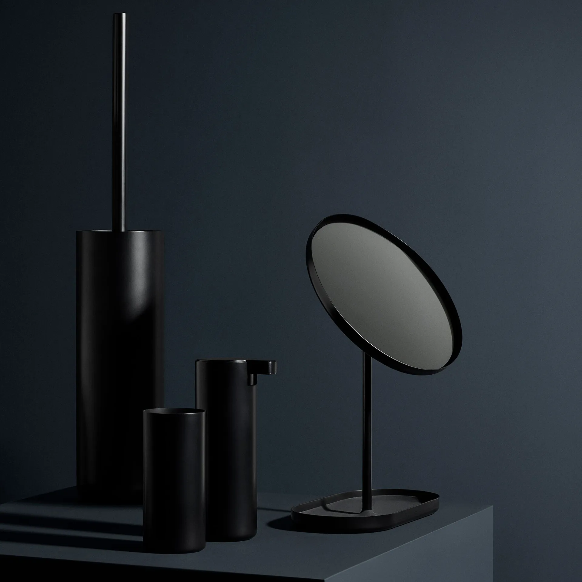 Copo para escovas de dentes Modo, Preto blomus