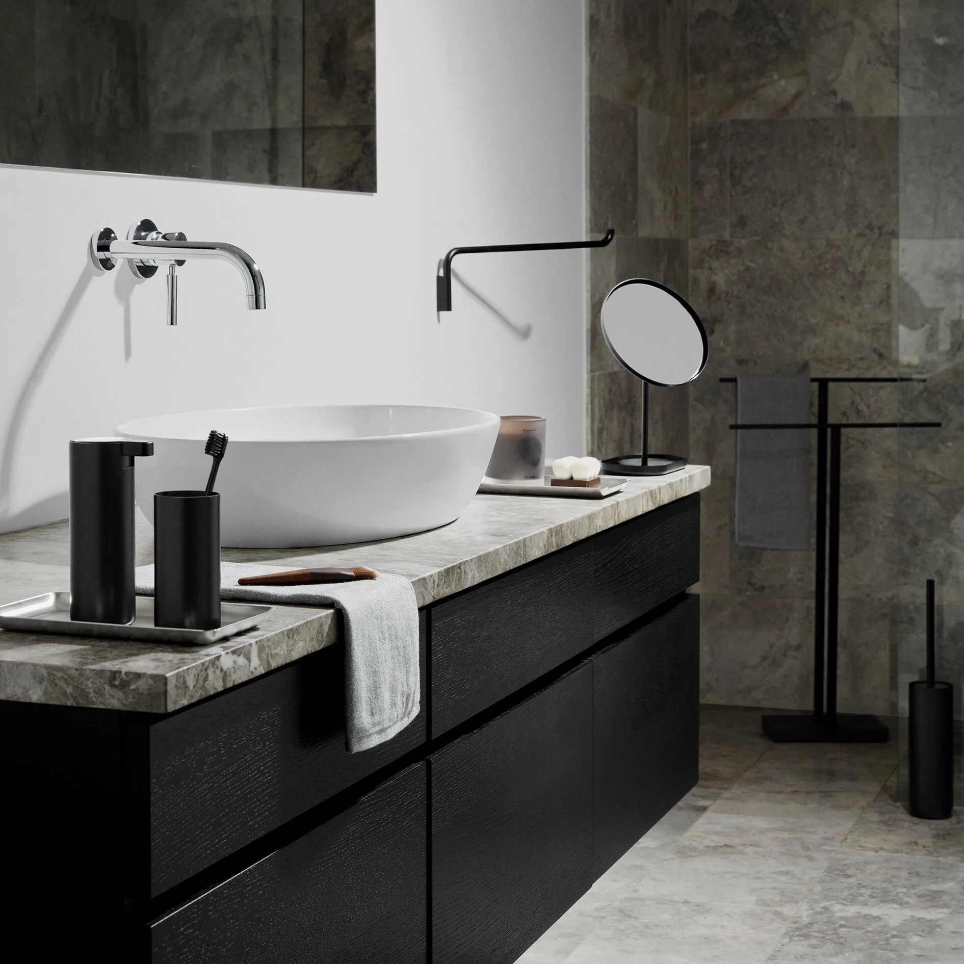 Dispensador de sabão Modo, Preto blomus