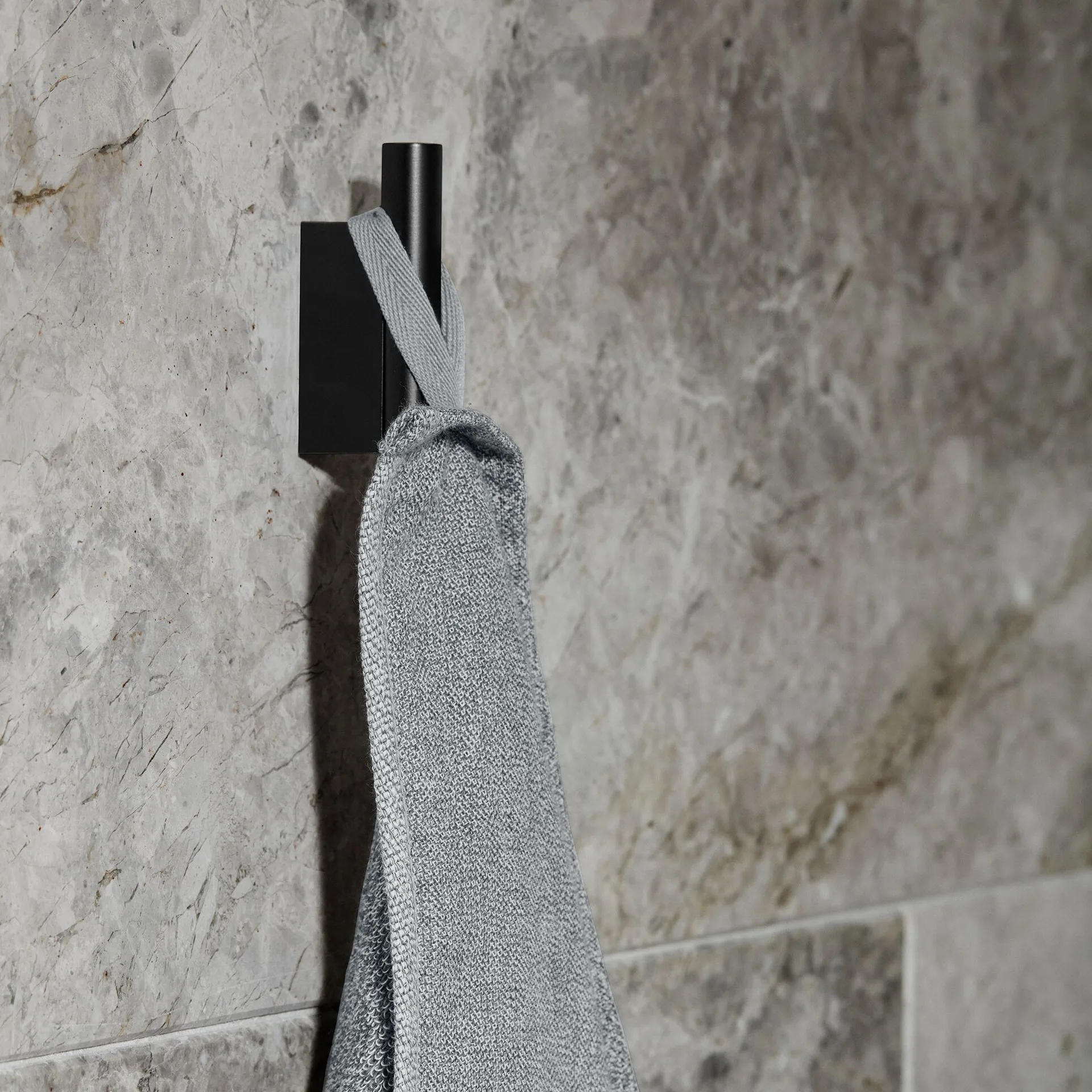 Gancho de parede Modo, Preto blomus