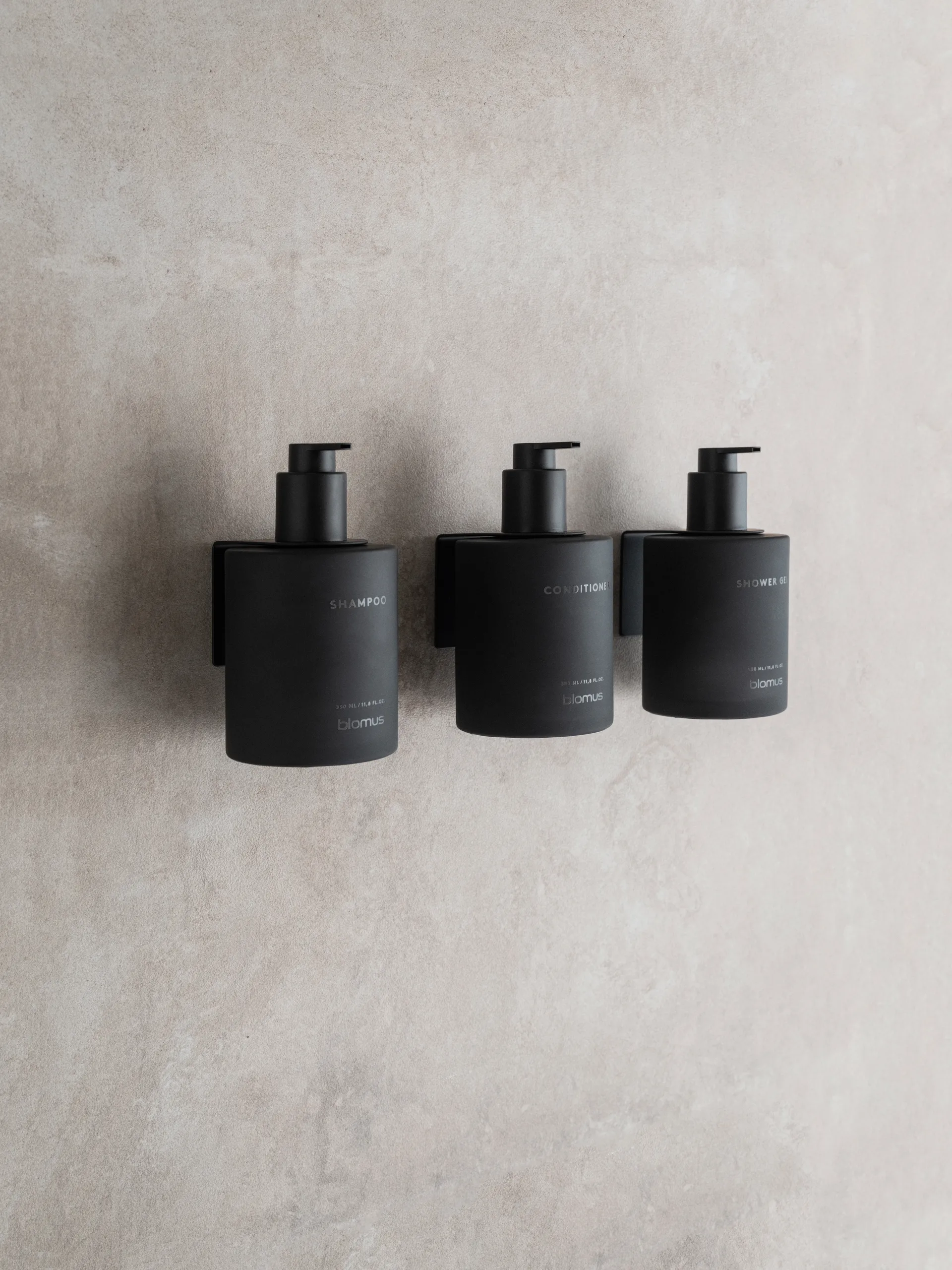 Kirei garrafas de vidro incl. suporte de parede, pack de 3, Smoke, monta-se com parafusos blomus