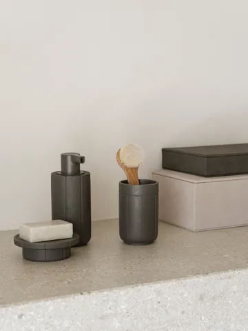 Kua copo para escova de dentes - Cedar Wood, Ø7x11 cm - blomus