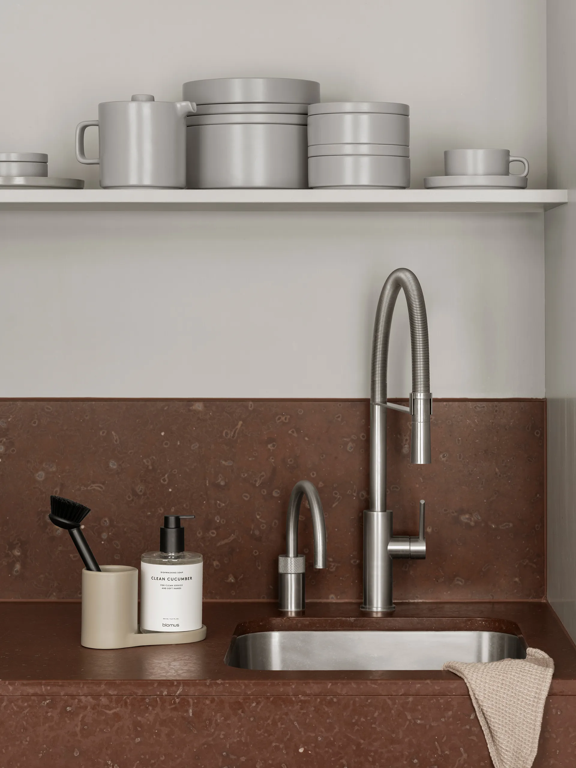 Piro suporte para escova de loiça e sabonete , Nômade blomus