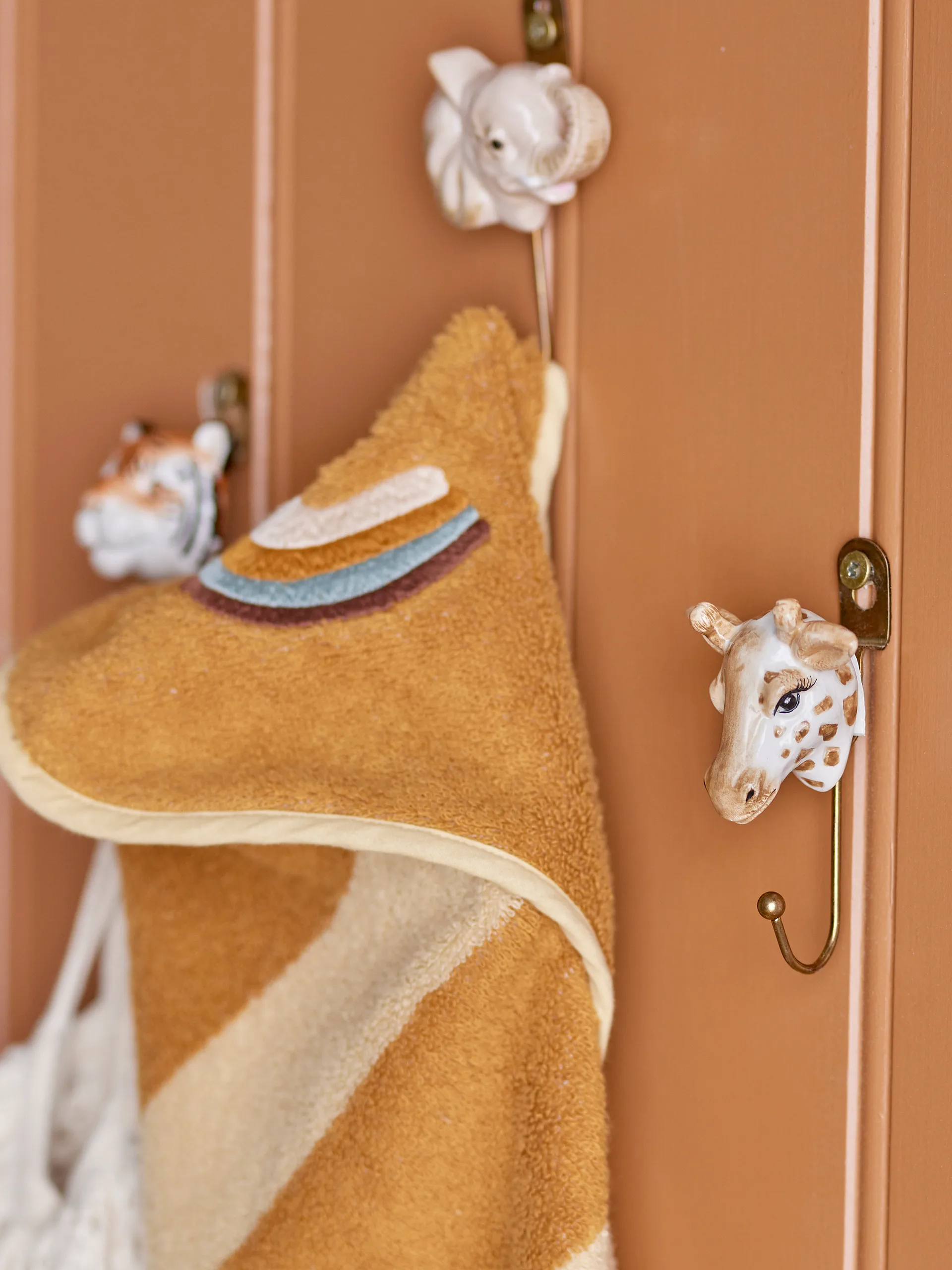 Gancho Nosa, Brown giraffe Bloomingville