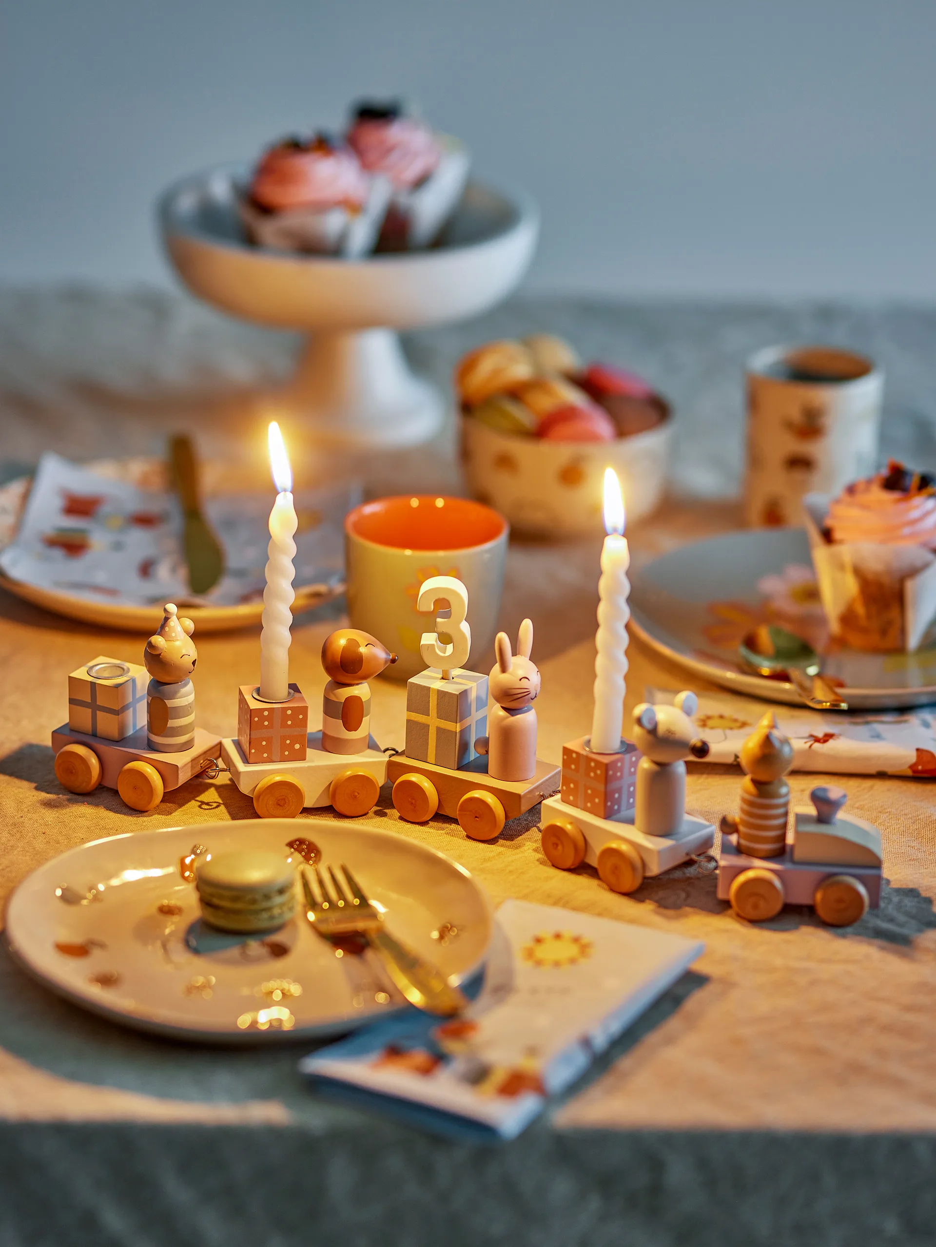 Junaid comboio de aniversário , Rosa Bloomingville