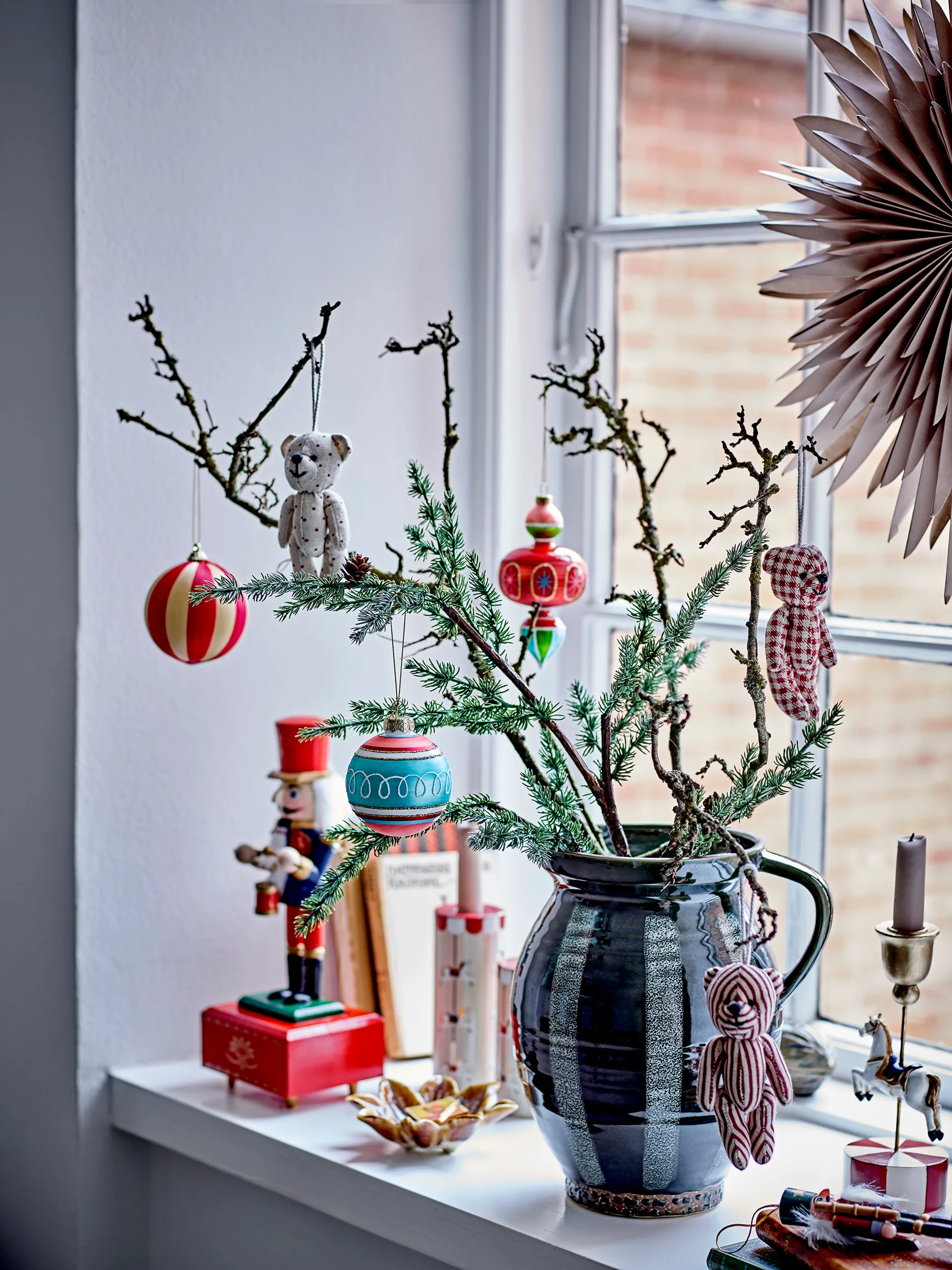 Merry-go-round castiçal, Branco Bloomingville