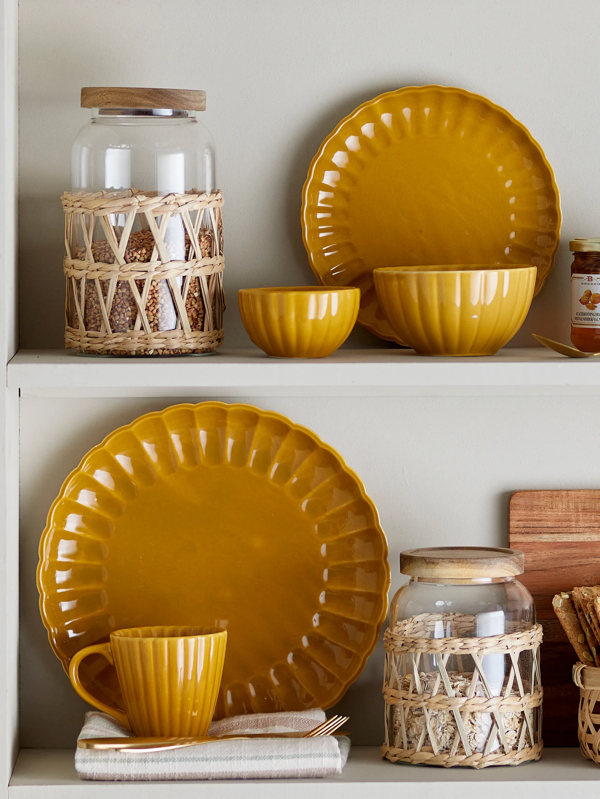 Prato Latina Ø27 cm, Yellow Bloomingville