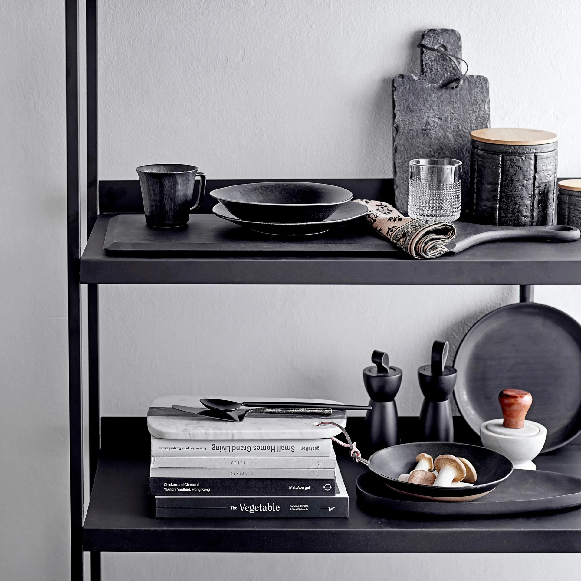 Saleiro e pimenteiro Bloomingville 15 cm, preto Bloomingville