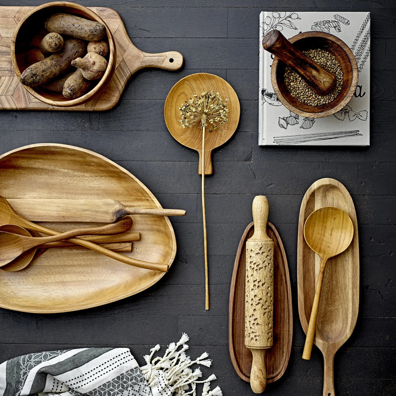 Tábua de cortar com pega em acácia Bloomingville, 19x39,5 cm Bloomingville