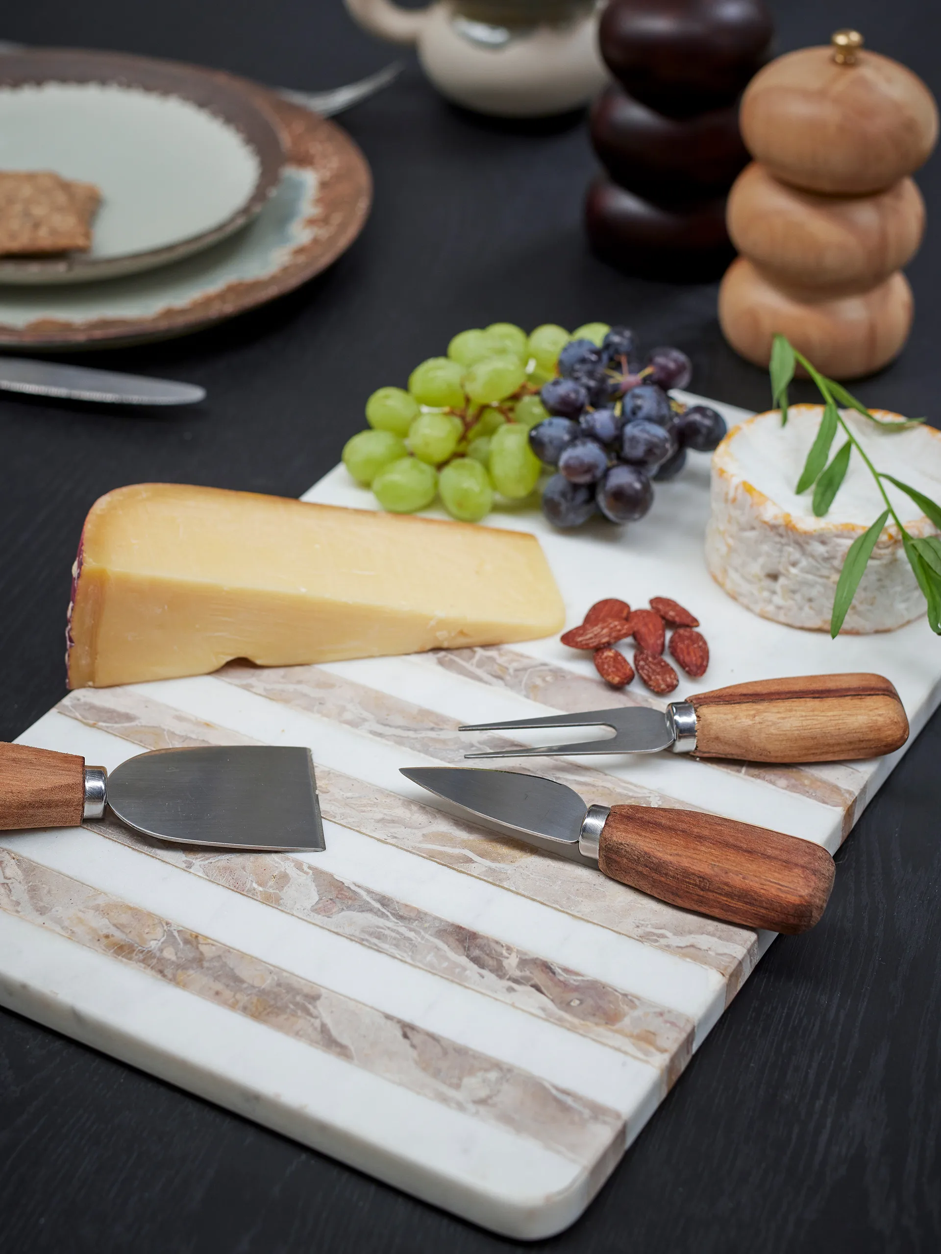 Tabua de corte Novelle mármore 38x22,5 cm, Branco Bloomingville