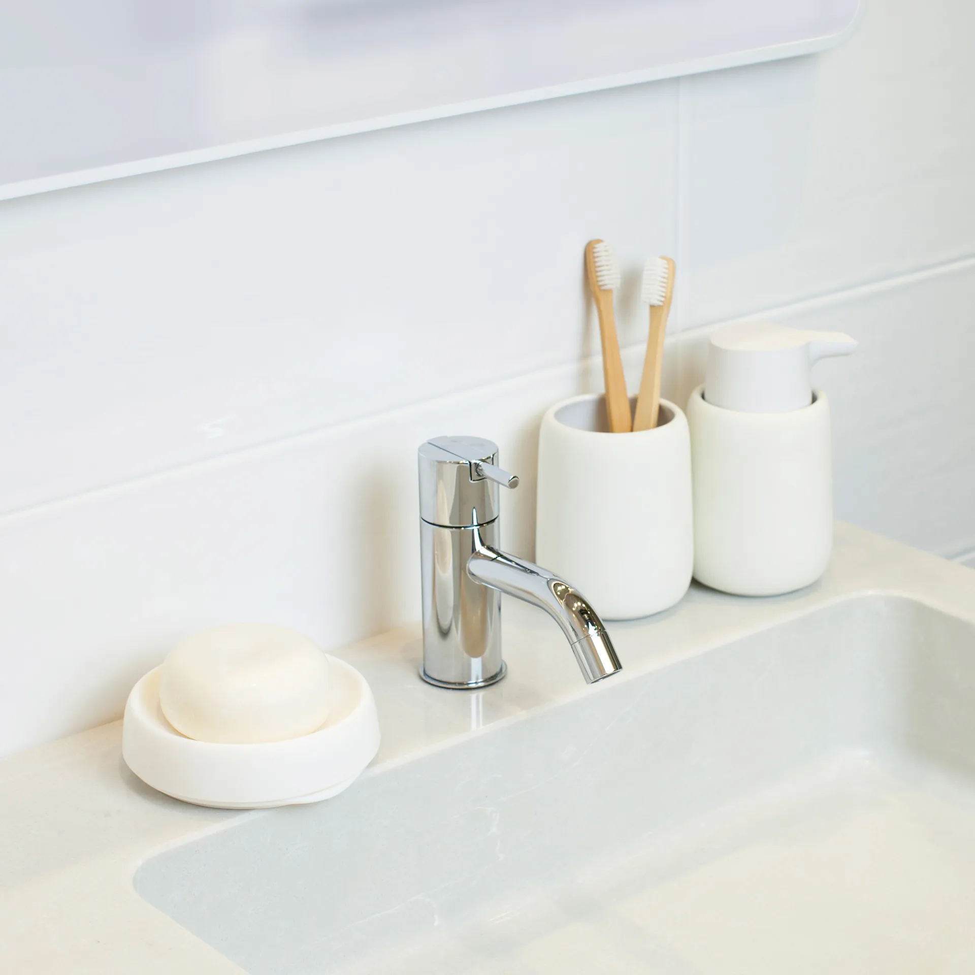 Saboneteira em silicone com escoamento Médio, Branco Bosign