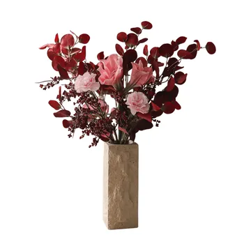 Bouquet artificial Burgundy blush - Amarílis, cravo, ramos de bagas, eucalipto, 84 cm - Botané