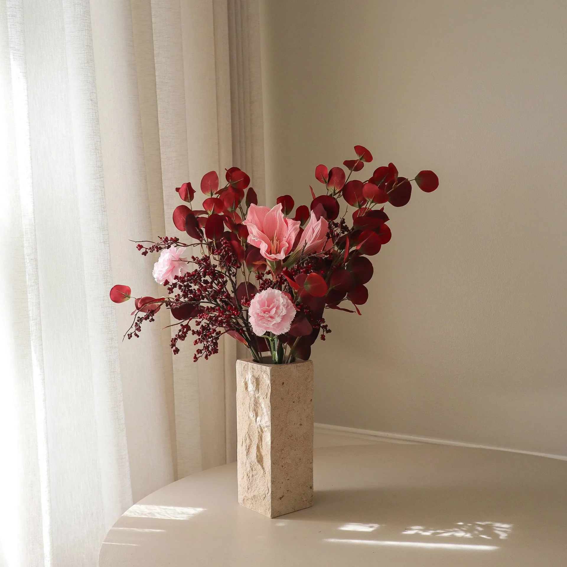 Bouquet artificial Burgundy blush, Amarílis, cravo, ramos de bagas, eucalipto, 84 cm Botané
