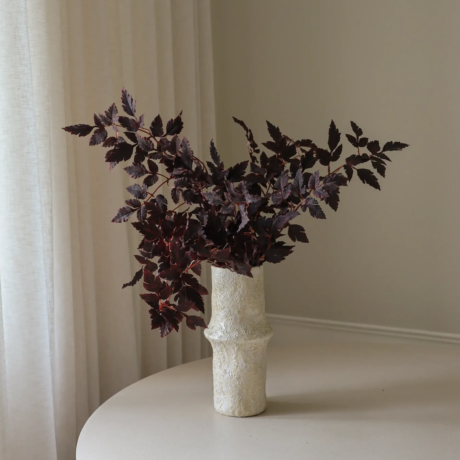 Burgundy Plum Leaves ramo artificial, Vermelho, 85 cm, 1 unid. Botané