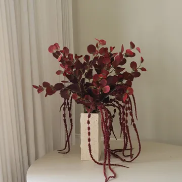 Burgundy veil ramo artificial - Eucalipto, amaranto, 84 cm - Botané