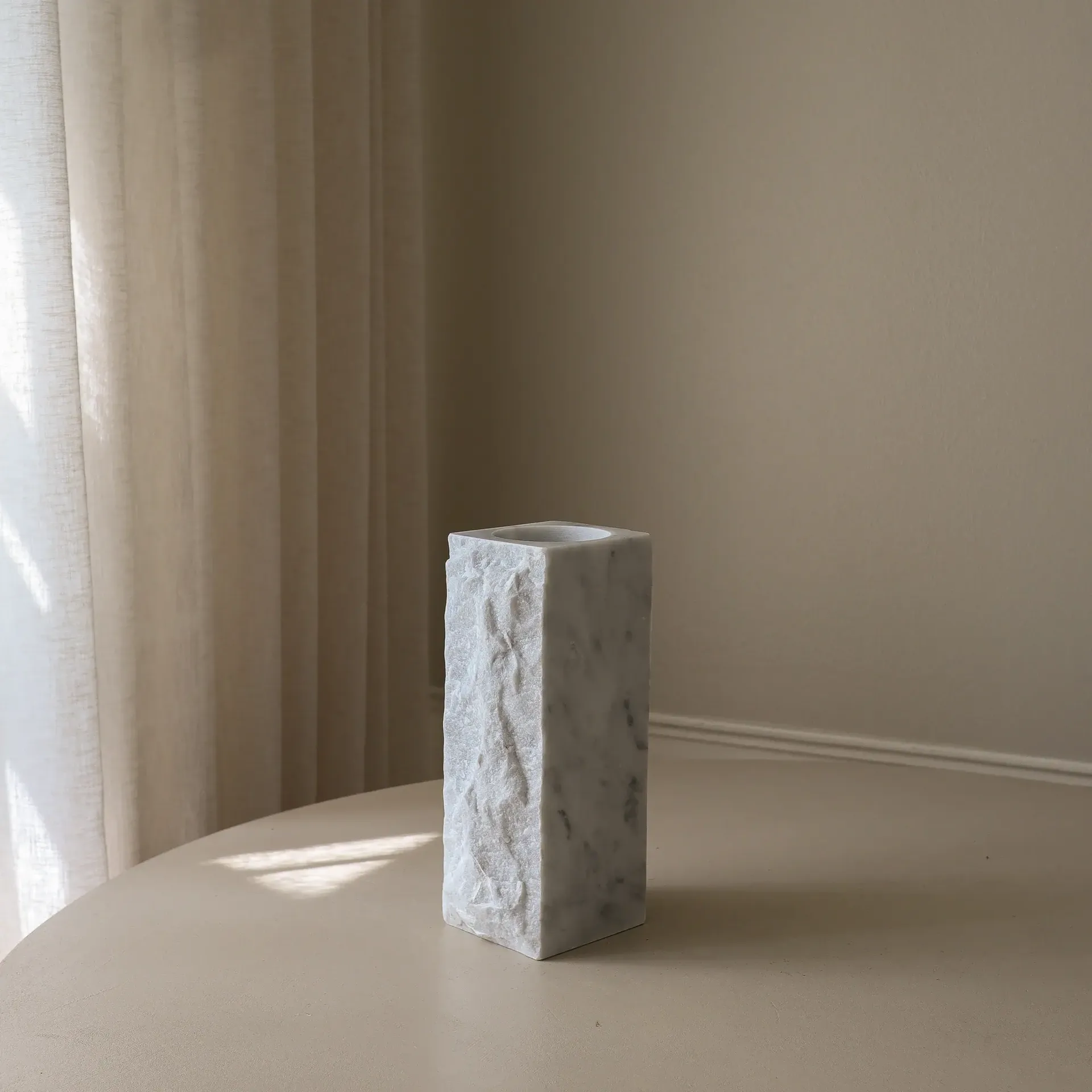 Carrara Edge vaso de mármore, Médio, 30 cm Botané