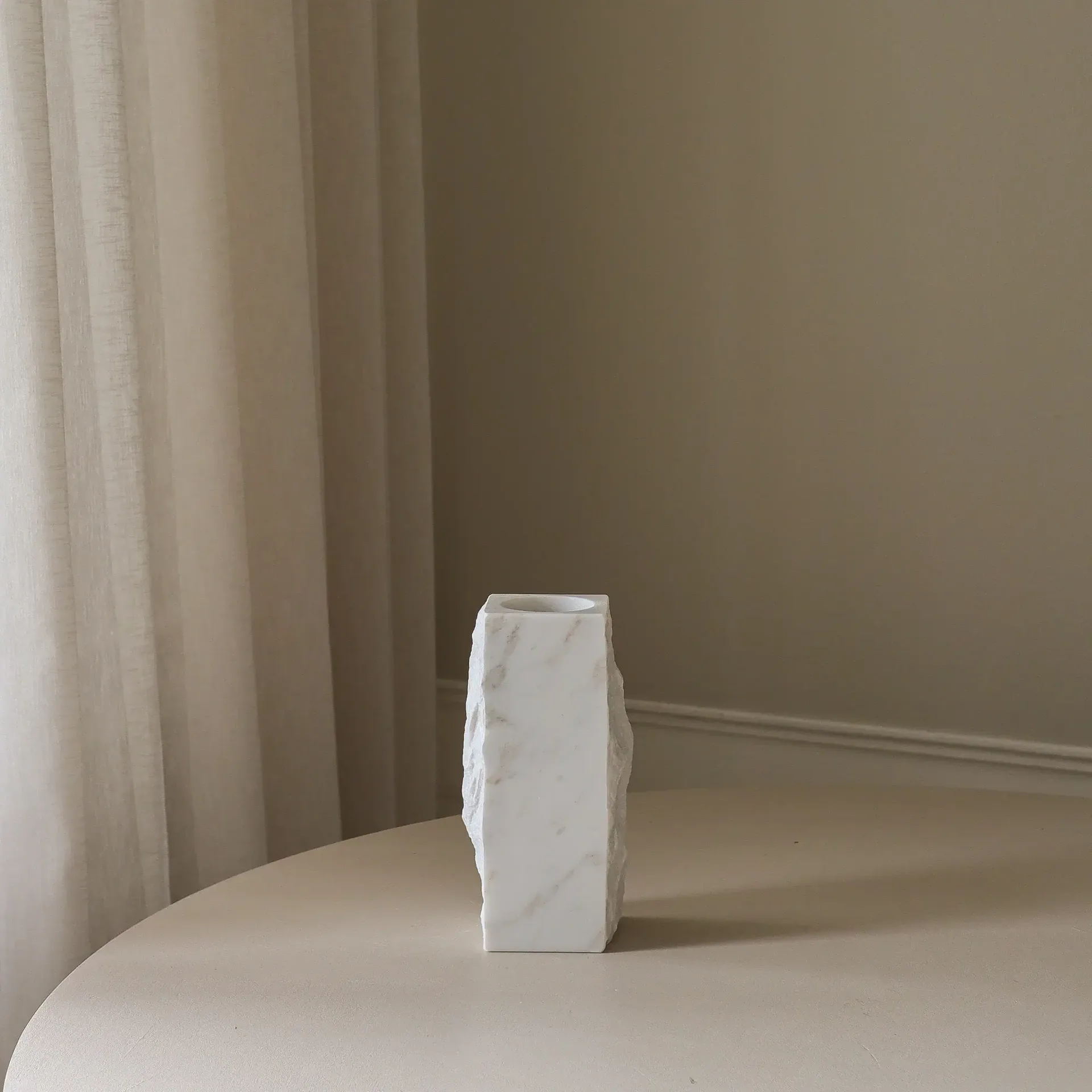 Carrara Edge vaso de mármore, Pequeno, 25 cm Botané