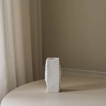 Carrara Edge vaso de mármore - Pequeno, 25 cm - Botané