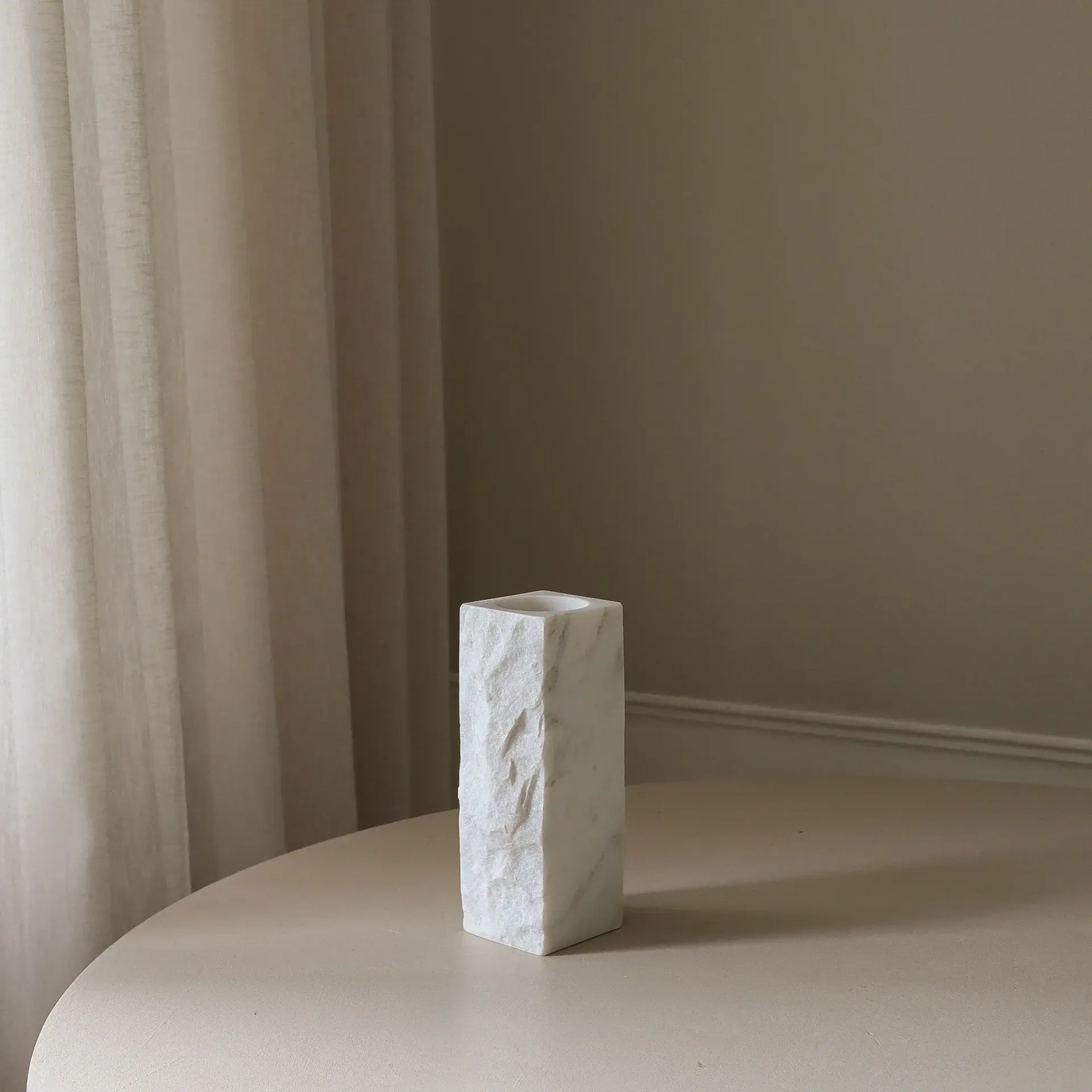 Carrara Edge vaso de mármore, Pequeno, 25 cm Botané