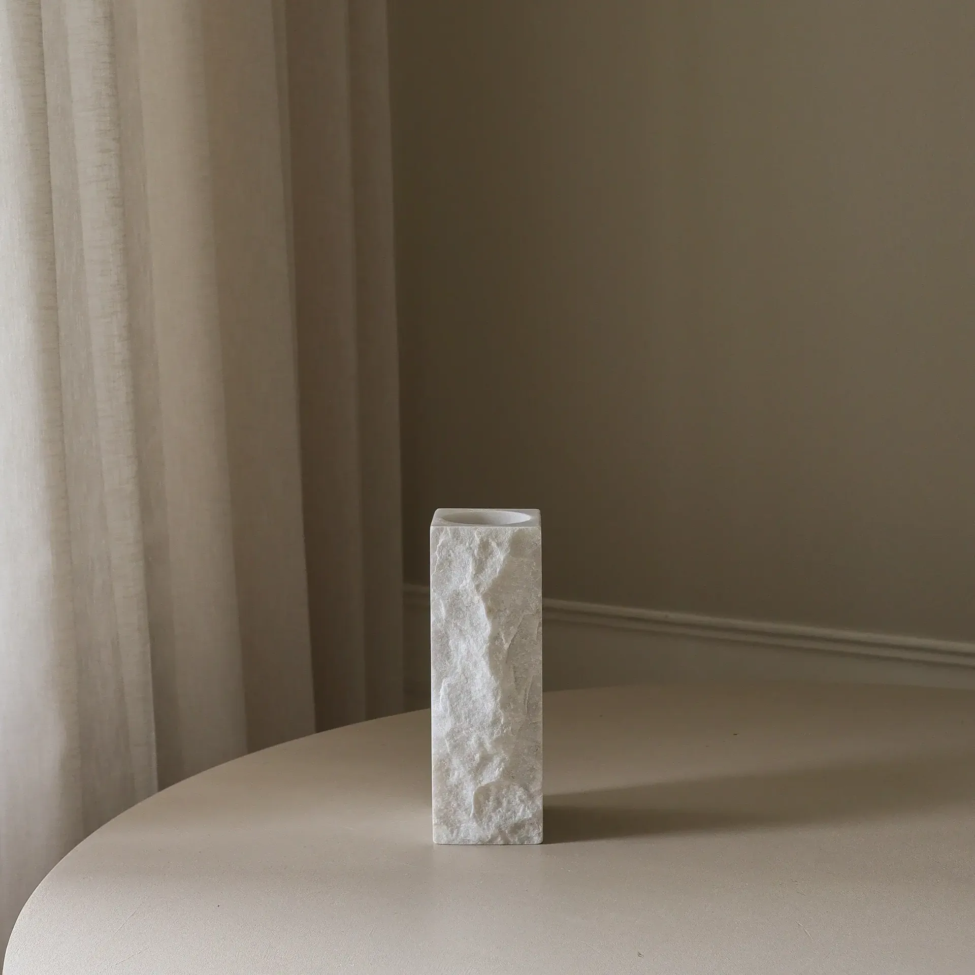 Carrara Edge vaso de mármore, Pequeno, 25 cm Botané