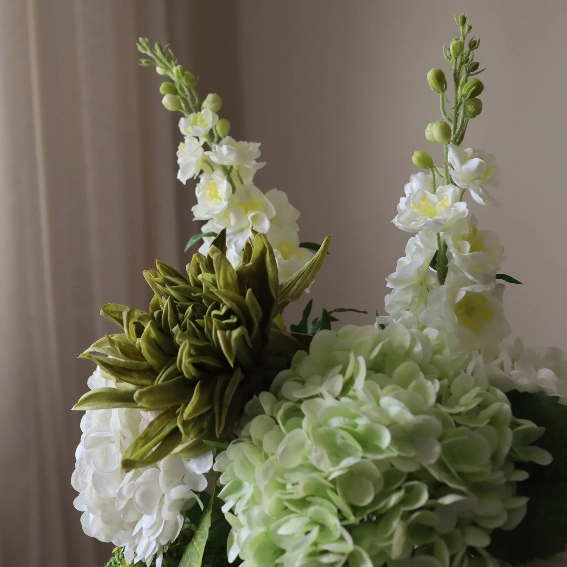Enchanted Matcha ramo artificial, Delphinium-amaranto-hortênsia-cacto, 9 un. Botané
