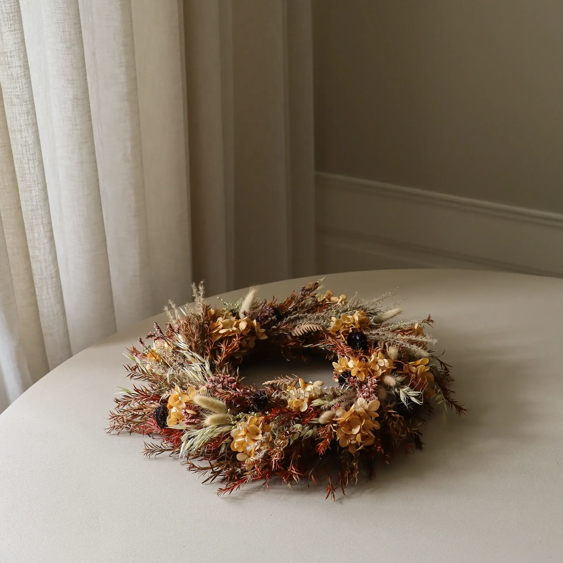 Golden Meadow Wreath grinalda de flores, Hortensia-erva seca-samambaia-orelhas de lebre, Ø40 cm Botané