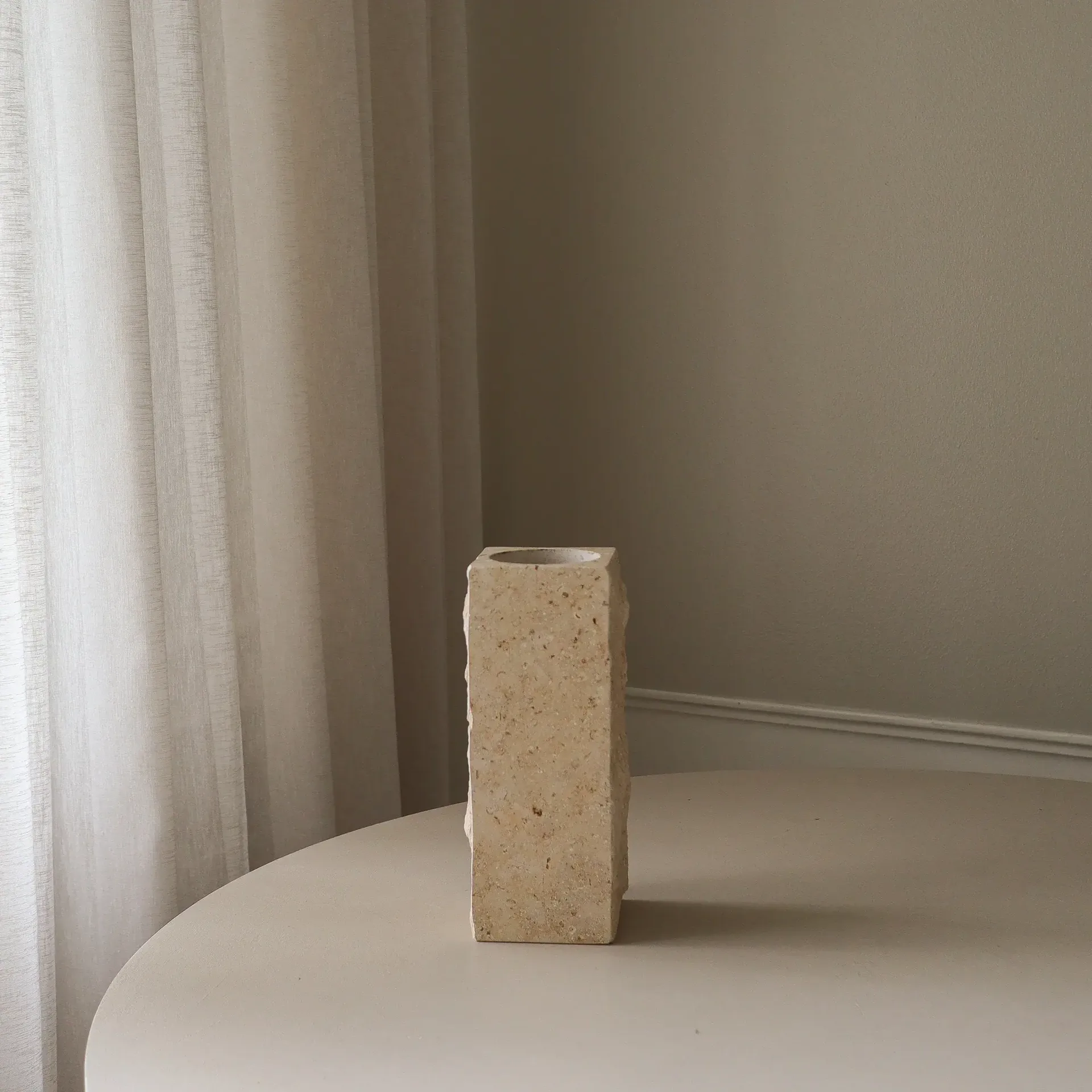 Limestone Edge vaso de mármore, Médio, 30 cm Botané