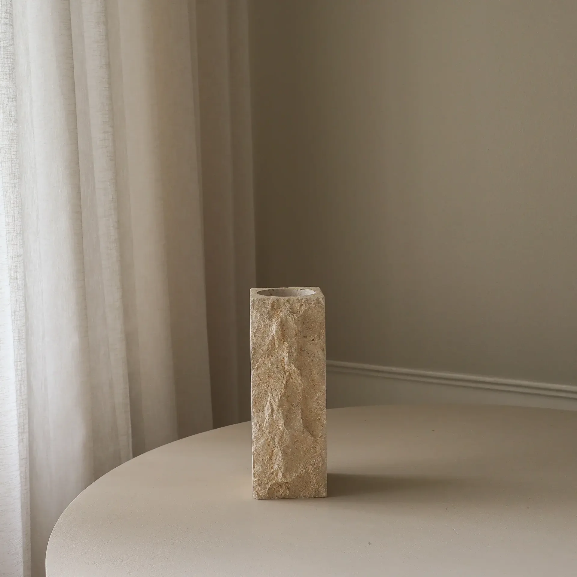 Limestone Edge vaso de mármore, Médio, 30 cm Botané