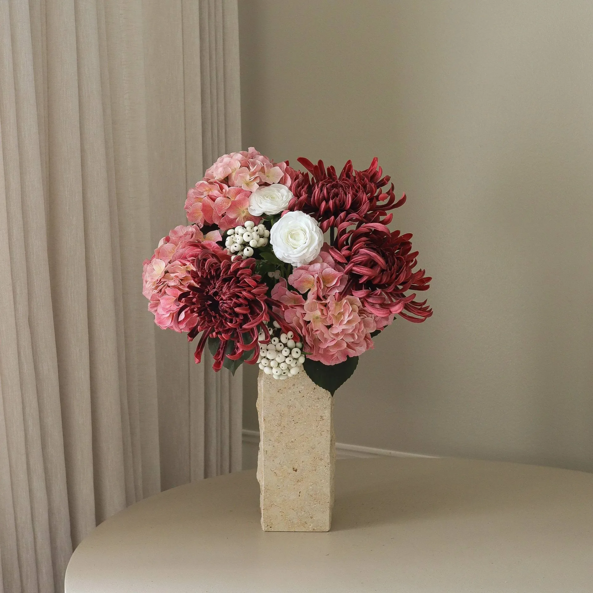 Rose reverie bouquet artificial, Hortênsia, crisântemo-aranha, ranúnculo, 77 cm Botané