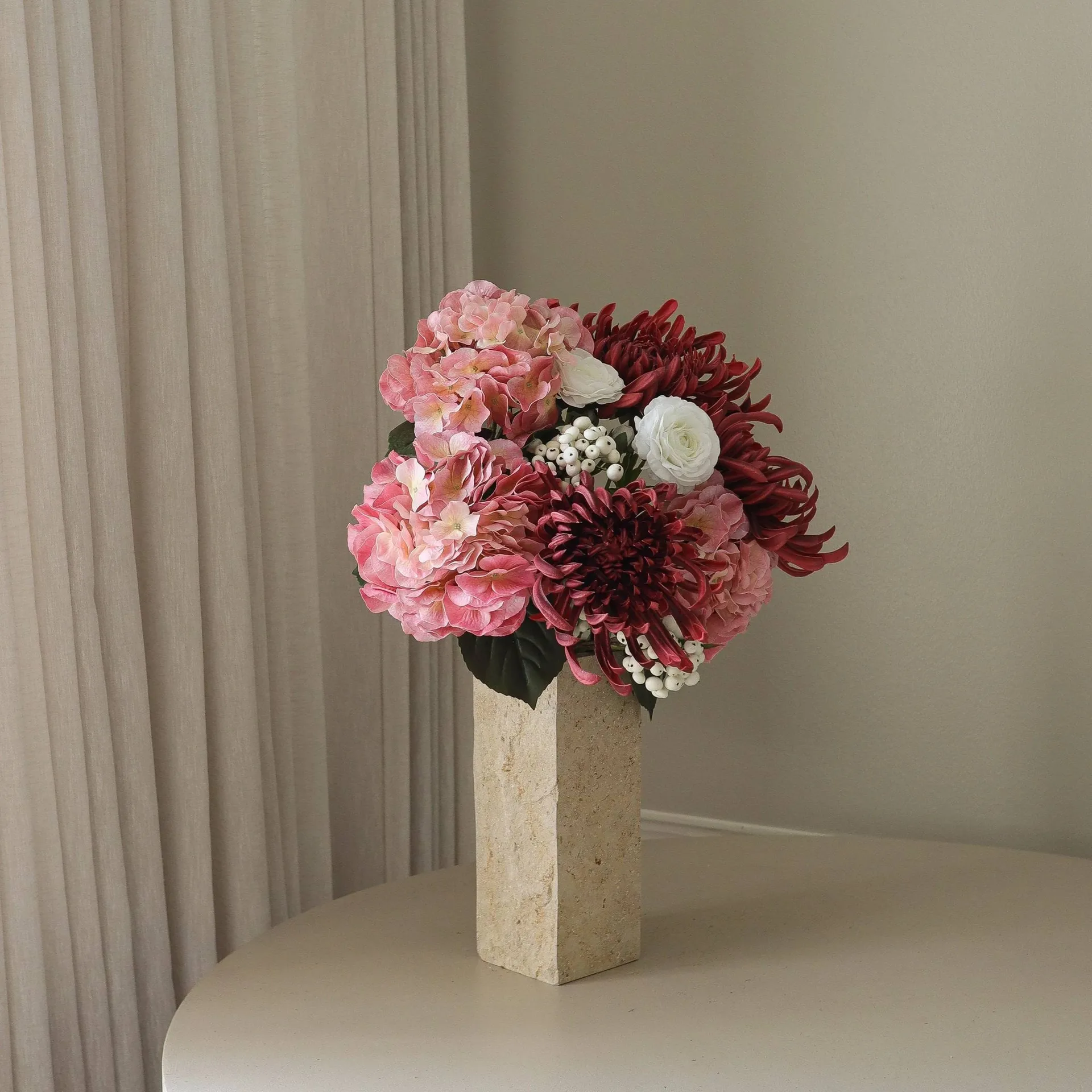 Rose reverie bouquet artificial, Hortênsia, crisântemo-aranha, ranúnculo, 77 cm Botané