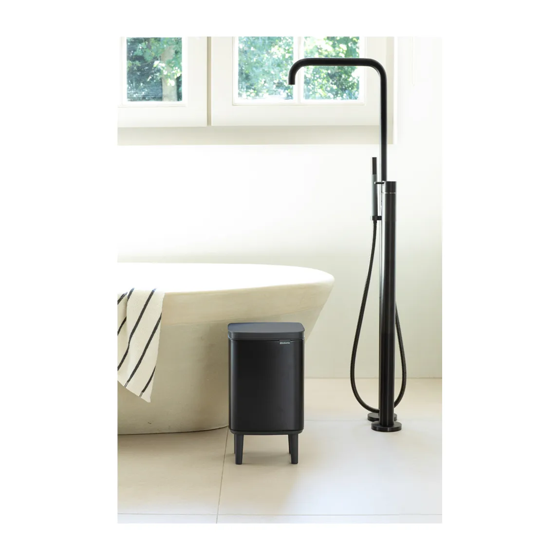 Bo caixote de lixo alto 7 L, Preto matte Brabantia
