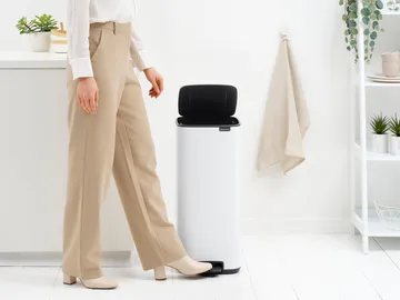 Bo caixote do lixo com pedal 30 L - Branco - Brabantia