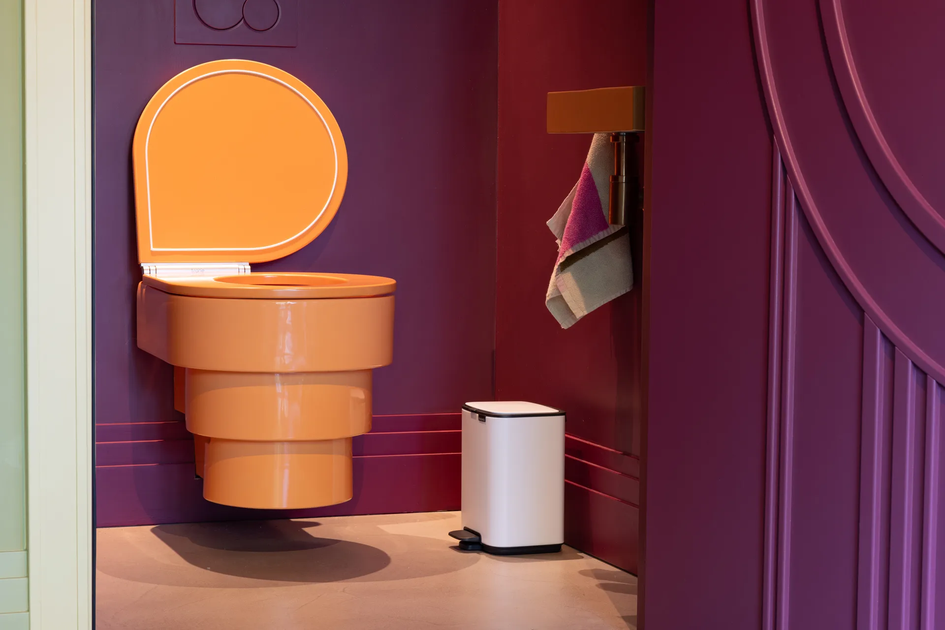 Bo caixote do lixo com pedal 4 L, Branco Brabantia