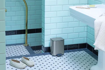 Bo caixote do lixo com pedal 7 L - Aço fosco à prova de impressões digitais - Brabantia