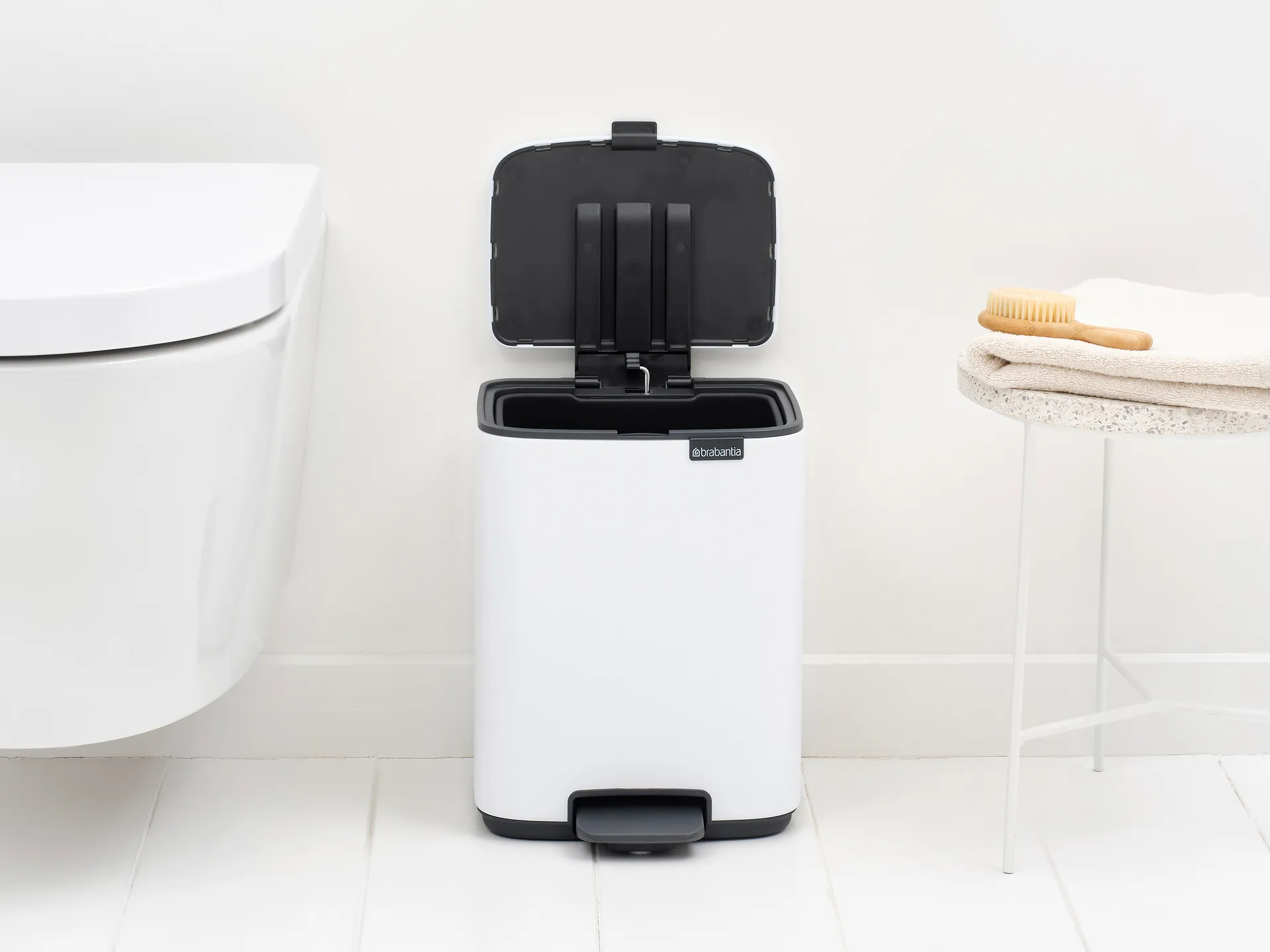 Bo caixote do lixo com pedal 7 L, Branco Brabantia