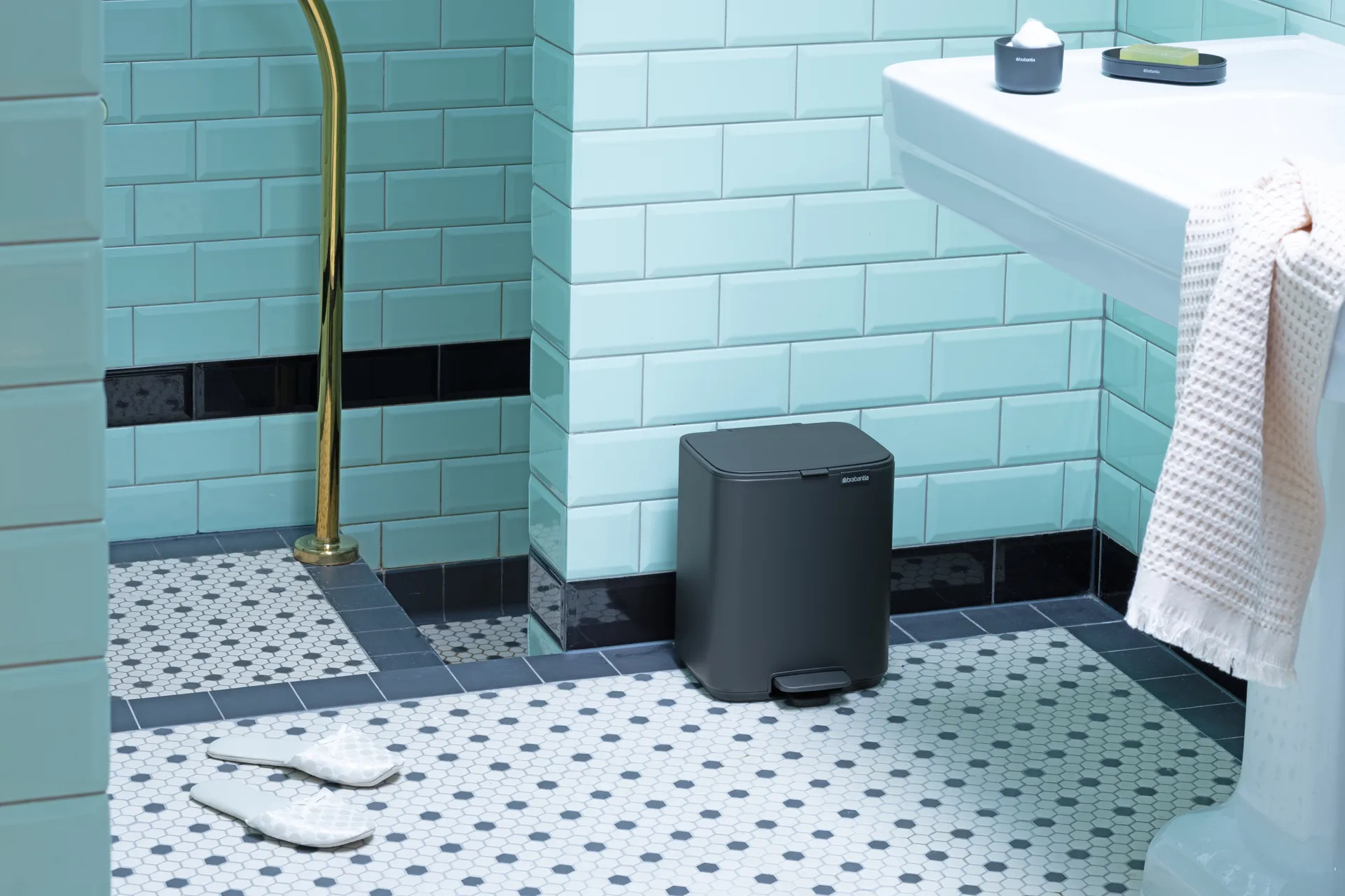 Bo caixote do lixo com pedal 7 L, Cinzento mineral infinito Brabantia