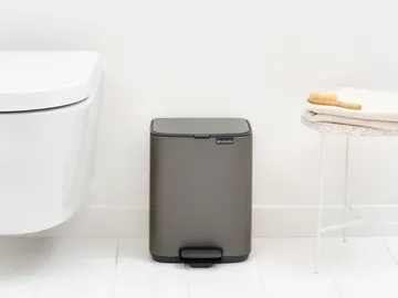Bo caixote do lixo com pedal 7 L - Platina - Brabantia