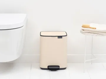 Bo caixote do lixo com pedal 7 L - Soft Bege - Brabantia