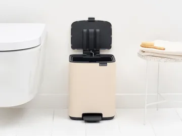 Bo caixote do lixo com pedal 7 L - Soft Bege - Brabantia
