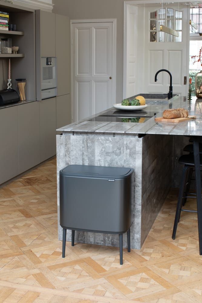Bo Touch Bin 36 litros, Confident Grey Brabantia