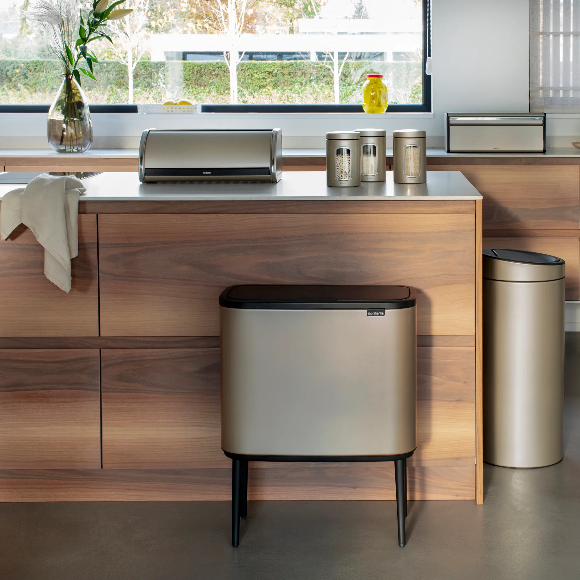 Bo Touch Bin 36 litros, Metallic Gold Brabantia