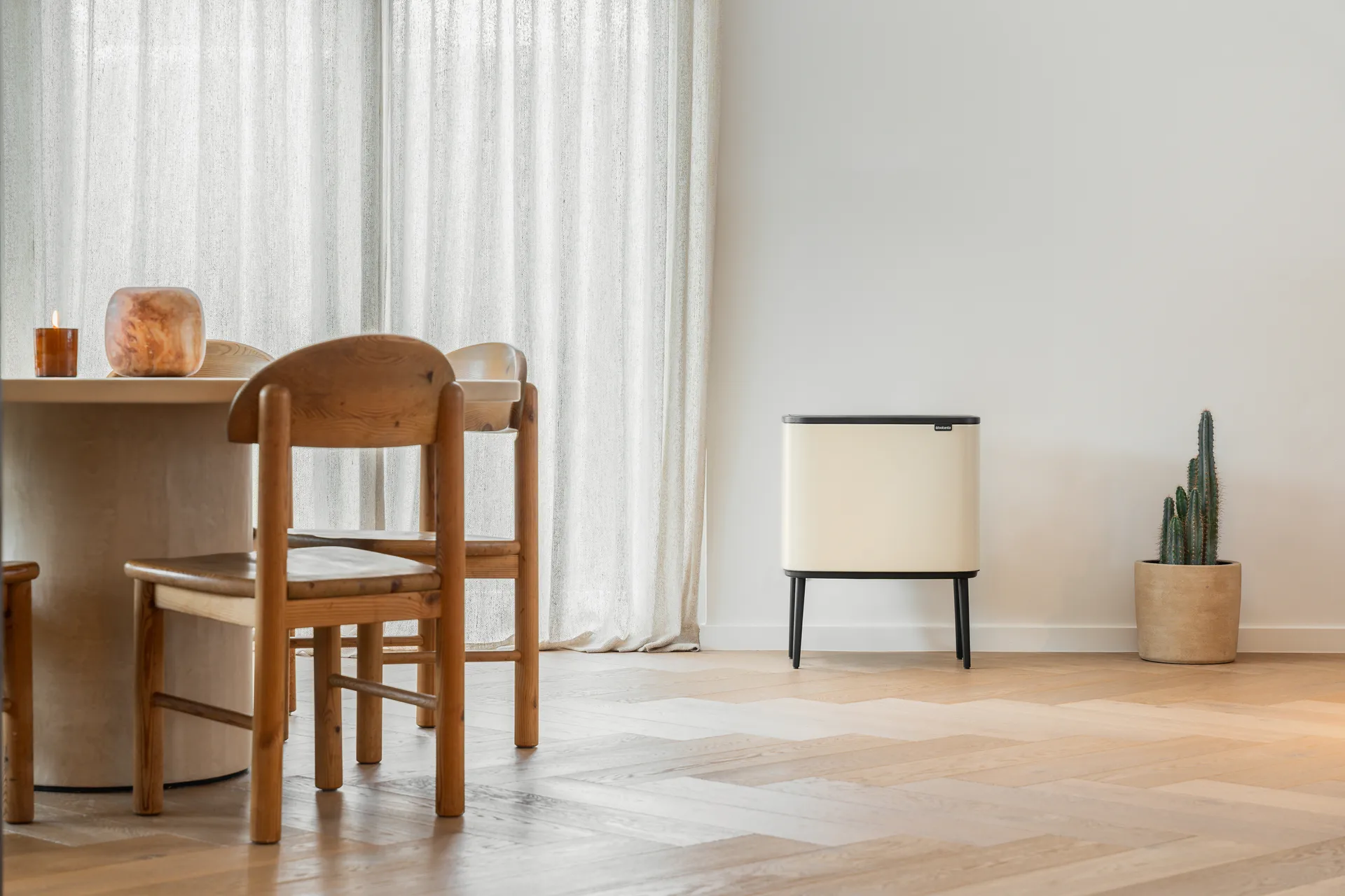 Bo Touch Bin 36 litros, Soft beige Brabantia