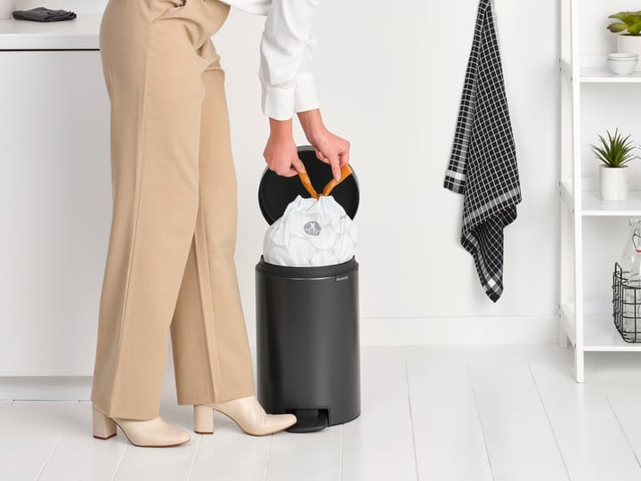 Caixote de pedal New Icon 12 litros, Confident Grey Brabantia