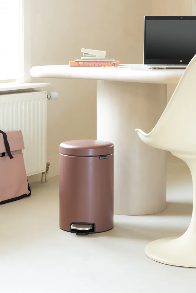 Caixote de pedal New Icon 12 litros, Satin Taupe Brabantia