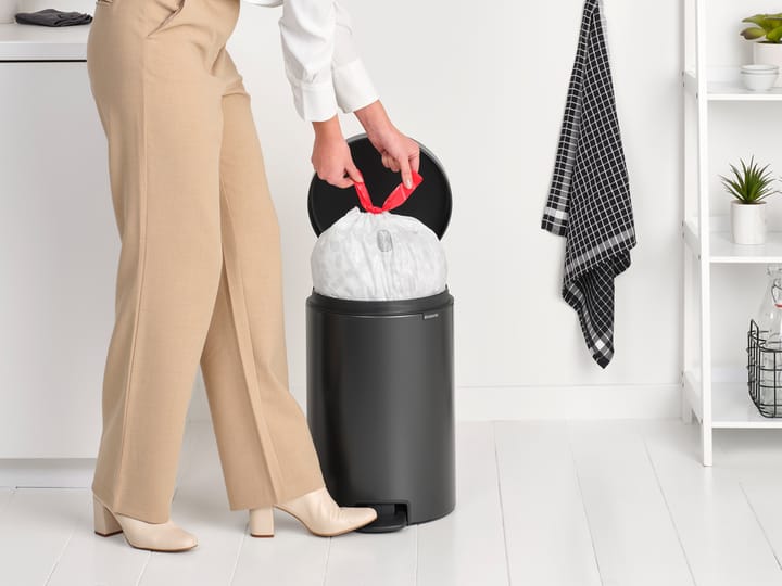Caixote de pedal New Icon 20 litros, Confident Grey Brabantia