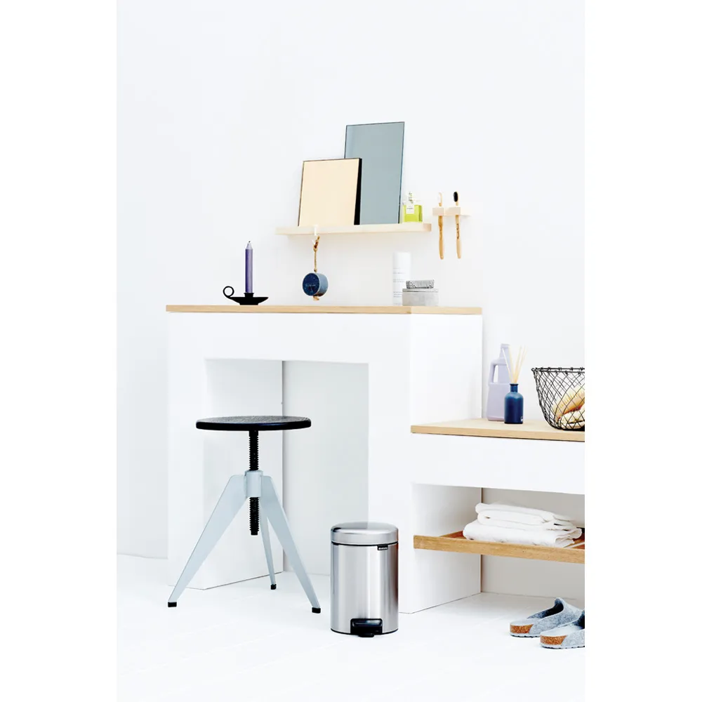 Caixote de pedal New Icon 3 litros, Matt steel fingerprint proof Brabantia