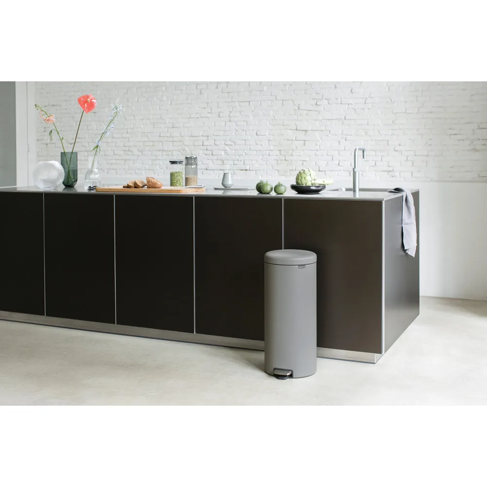 Caixote de pedal New Icon 30 litros, Mineral concrete grey Brabantia