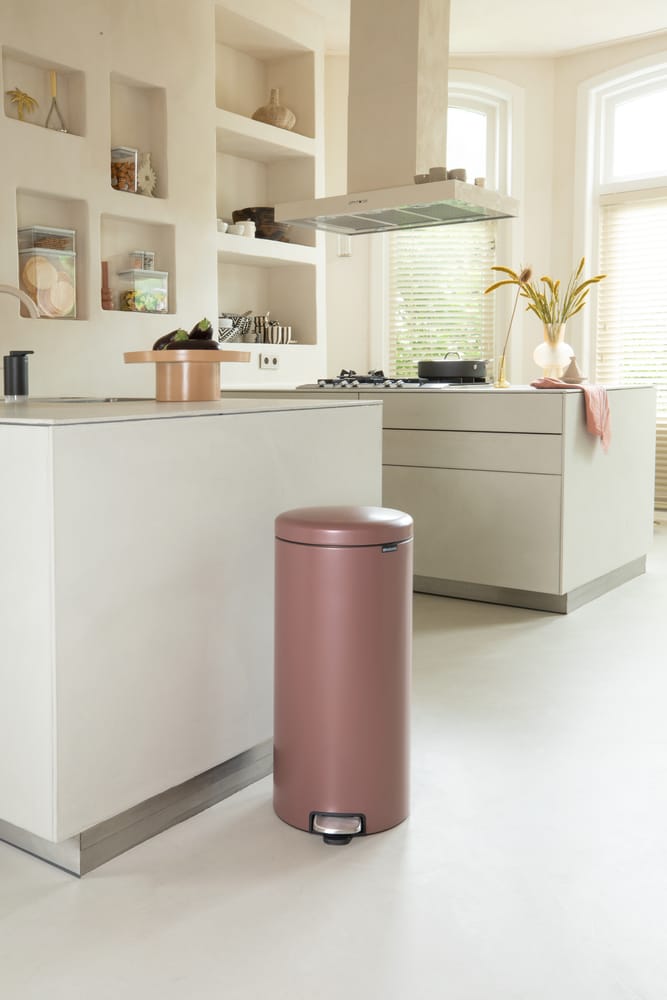 Caixote de pedal New Icon 30 litros, Satin Taupe Brabantia
